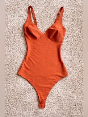 SKIMS Scoop V-Neck One-Piece Swimsuit - light Brown